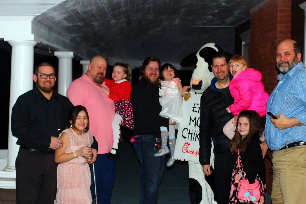 dads-daughters-chik-fil-a-cow-on-veranda