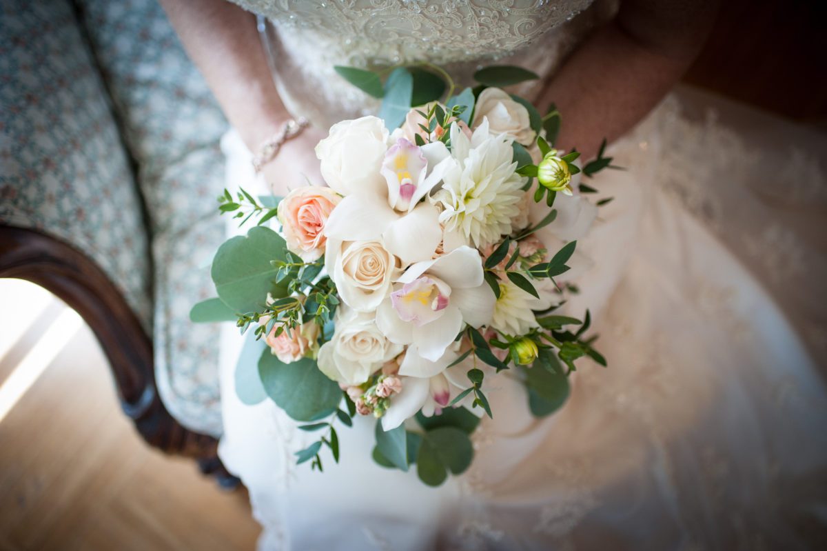 wedding-season-bridal-bouquet-with-white-peach-roses-eucalyptus